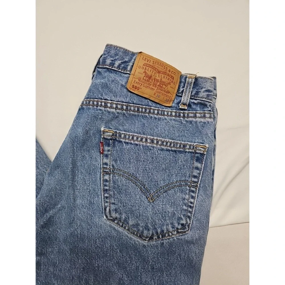Levi's 550 Mens Blue Relaxed Tapered Vintage Denim Jeans Fading Stained Sz 36x30